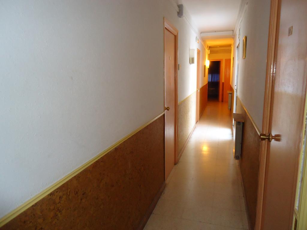 Hotel Pension Mode Lleida Exterior photo